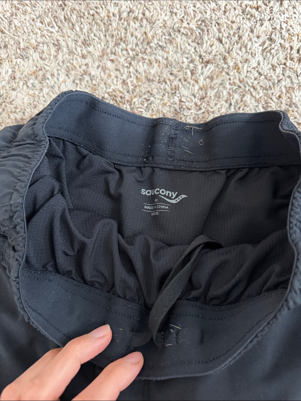 Bundle of 6 pairs of Saucony Men’s Lined Shorts - Picture 2 of 3
